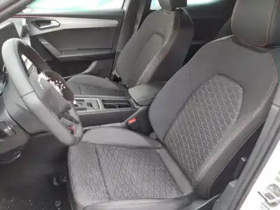 Veicolo di demolizione seat leon (kl1) fr dell'anno 2025 alimentato dfya