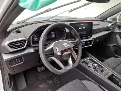 Veicolo di demolizione seat leon (kl1) fr dell'anno 2025 alimentato dfya