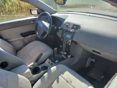 Véhicule à la ferraille volvo s40 berlina 1.6 diesel cat de l'année 2006 alimenté d4164t