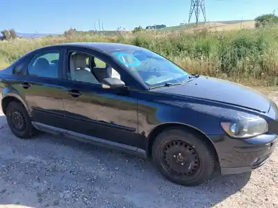 Véhicule à la ferraille volvo s40 berlina 1.6 diesel cat de l'année 2006 alimenté d4164t