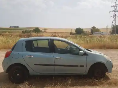 Veículo de Sucata renault clio iii 20 aniversario do ano 2010 alimentado k9k766