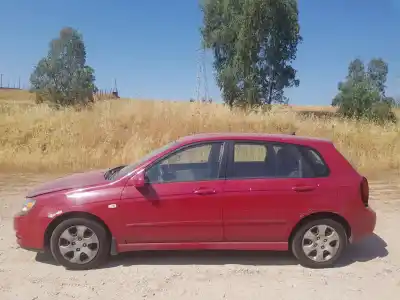 Veículo de Sucata kia cerato 1.6 lx familiar do ano 2005 alimentado g4ed