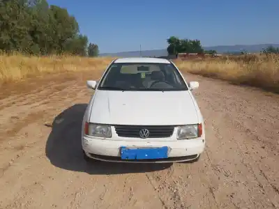 Sloopvoertuig VOLKSWAGEN POLO BERLINA (6N1)  van het jaar 1997 aangedreven AEX
