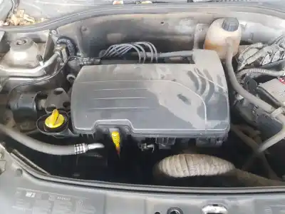 Здавання транспортного засобу renault clio ii fase ii (b/cb0) base authentique року 2005 потужний d4f722