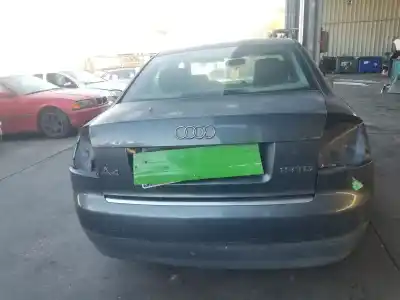 Veículo de Sucata audi a4 berlina (8e) 1.9 tdi (96kw) do ano 2002 alimentado awx