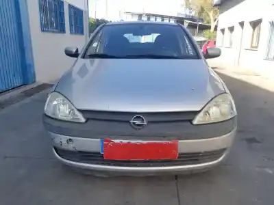 Véhicule à la ferraille OPEL CORSA C  de l'année 2001 alimenté Z12XE