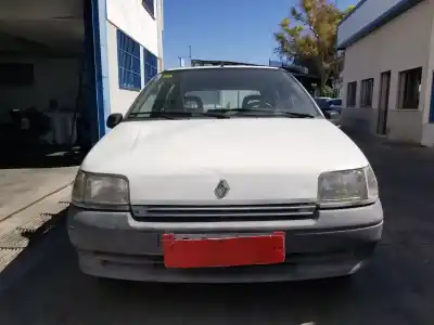 Veicolo di demolizione RENAULT CLIO I FASE I+II (B/C57)  dell'anno 1992 alimentato E5F710