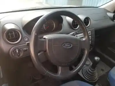 Veicolo di demolizione ford fiesta (cbk) ambiente dell'anno 2004 alimentato fxjb