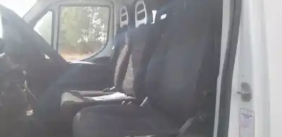 Здавання транспортного засобу iveco daily furgón daily furgon року 2014 потужний  Здавання транспортного засобу iveco daily furgón daily furgon року 2014 потужний