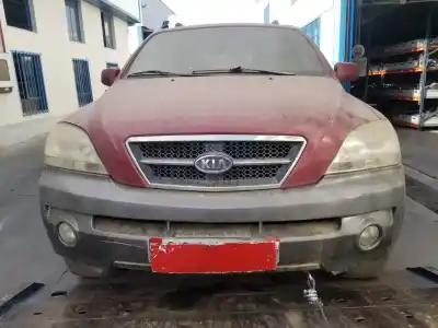 Veicolo di demolizione KIA SORENTO  dell'anno 2002 alimentato D4CB