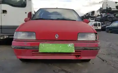 Veicolo di demolizione RENAULT 19 HATCHBACK (B/C53)  dell'anno 1990 alimentato C1J