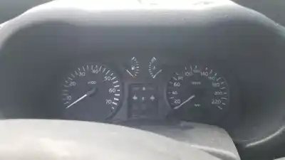 Véhicule à la ferraille renault clio ii fase ii (b/cb0) authentique de l'année 2002 alimenté d7f726