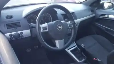 Veicolo di demolizione opel astra gtc enjoy dell'anno 2006 alimentato z16xep