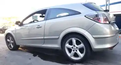 Veicolo di demolizione opel astra gtc enjoy dell'anno 2006 alimentato z16xep
