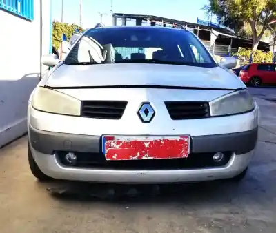 Veicolo di demolizione RENAULT MEGANE II FAMILIAR  dell'anno 2005 alimentato F9Q804