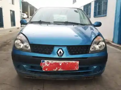 Véhicule à la ferraille renault clio ii fase ii (b/cb0) authentique de l'année 2001 alimenté d4f712