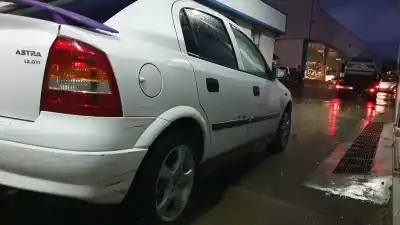 Veículo de Sucata opel astra g berlina club do ano 2000 alimentado y17dt