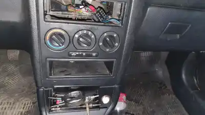 Veículo de Sucata opel astra g berlina club do ano 2000 alimentado y17dt