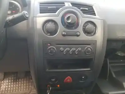 Veículo de Sucata renault megane ii berlina 5p confort authentique do ano 2005 alimentado k4m760