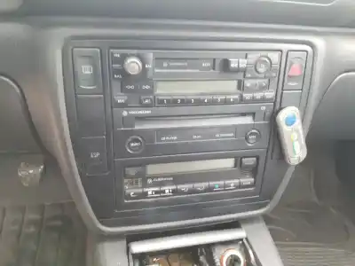 Veículo de Sucata volkswagen passat berlina (3b3) advance do ano 2004 alimentado awx