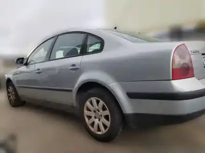 Veículo de Sucata volkswagen passat berlina (3b3) advance do ano 2004 alimentado awx
