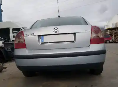 Veículo de Sucata volkswagen passat berlina (3b3) advance do ano 2004 alimentado awx