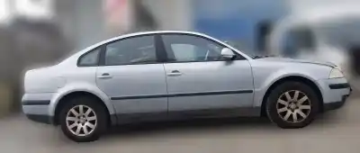 Veículo de Sucata volkswagen passat berlina (3b3) advance do ano 2004 alimentado awx