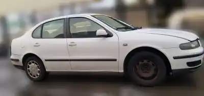 Veículo de Sucata seat toledo (1m2) select do ano 2000 alimentado agr