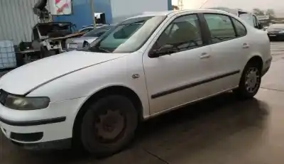 Veículo de Sucata seat toledo (1m2) select do ano 2000 alimentado agr