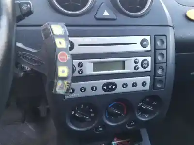 Vehicul casat ford fiesta (cbk) ambiente al anului 2004 alimentat f6ja