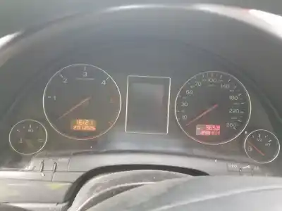 Vehicul casat audi a4 berlina (8e) 1.9 tdi (96kw) al anului 2005 alimentat awx