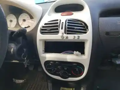 Vehicul casat peugeot 206 berlina e-music al anului 2004 alimentat kfw