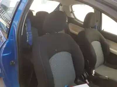 Vehicul casat peugeot 206 berlina e-music al anului 2004 alimentat kfw