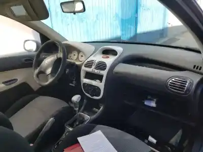 Vehicul casat peugeot 206 berlina e-music al anului 2004 alimentat kfw