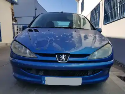 Vehicul casat PEUGEOT 206 BERLINA  al anului 2004 alimentat KFW