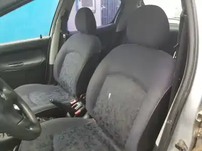 Vehicul casat peugeot 206 berlina e-music al anului 2004 alimentat kfx