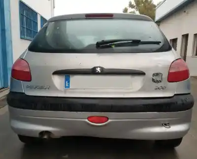 Vehicul casat peugeot 206 berlina e-music al anului 2004 alimentat kfx