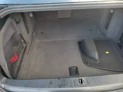 Здавання транспортного засобу audi a8 (4e2) 4.2 quattro року 2003 потужний bfm