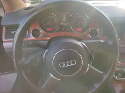 Здавання транспортного засобу audi a8 (4e2) 4.2 quattro року 2003 потужний bfm