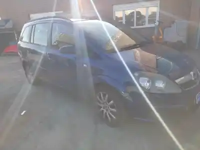 Véhicule à la ferraille opel zafira b essentia de l'année 2006 alimenté z19dt