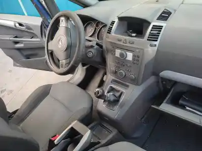Véhicule à la ferraille opel zafira b essentia de l'année 2006 alimenté z19dt