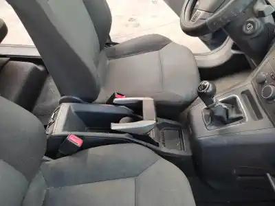 Véhicule à la ferraille opel zafira b essentia de l'année 2006 alimenté z19dt