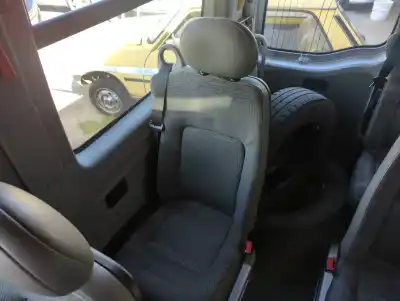 Veículo de Sucata renault master ii phase 2 bus bus 16 - plazas l3h2 techo elevado do ano 2004 alimentado g9ua754