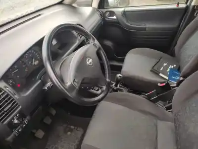 Veicolo di demolizione opel zafira a elegance dell'anno 2001 alimentato z18xe