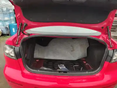 Veículo de Sucata mazda 3 berlina (bk) 1.6 cd diesel cat do ano 2008 alimentado y6