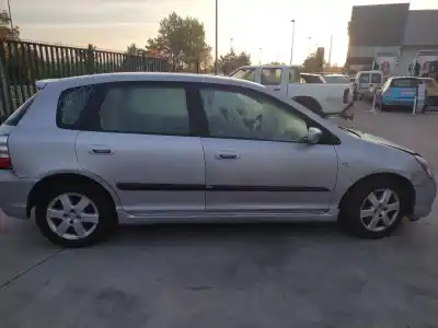 Sloopvoertuig honda                                              civic berlina 3 (ep1/2)                                                                                                                                                                                                                                    1.6i sport                                                                                                                                                                                                                                                 van het jaar 2004 aangedreven d16v1