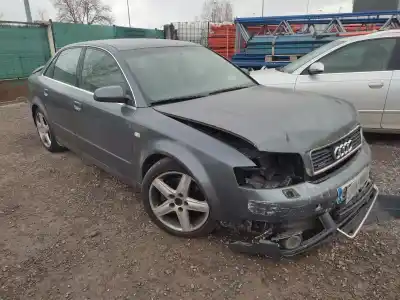 Veículo de Sucata AUDI A4 BERLINA (8E) 2.5 V6 24V TDI do ano 2001 alimentado AKE