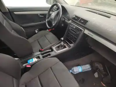 Veículo de Sucata audi a4 berlina (8e) 2.5 v6 24v tdi do ano 2001 alimentado ake