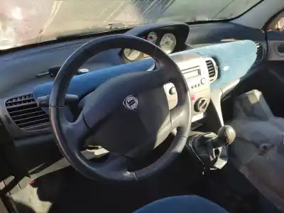 Veicolo di demolizione lancia ypsilon (101) 1.3 16v multijet argento dell'anno 2004 alimentato 188a9000