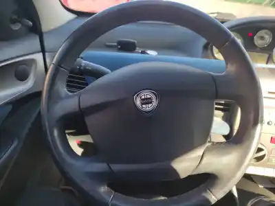 Veicolo di demolizione lancia ypsilon (101) 1.3 16v multijet argento dell'anno 2004 alimentato 188a9000